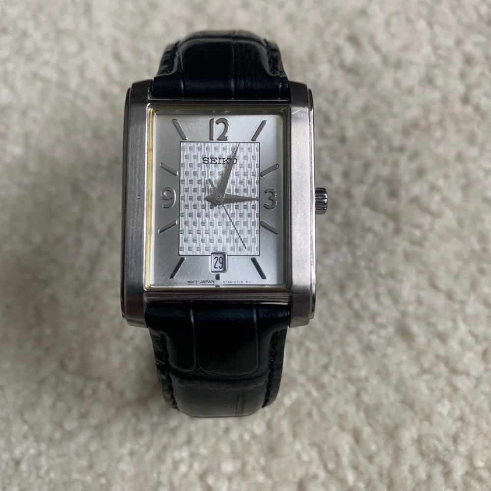 Rare stylish  Seiko date  analog quartz Guilloche dial tank men’s watch